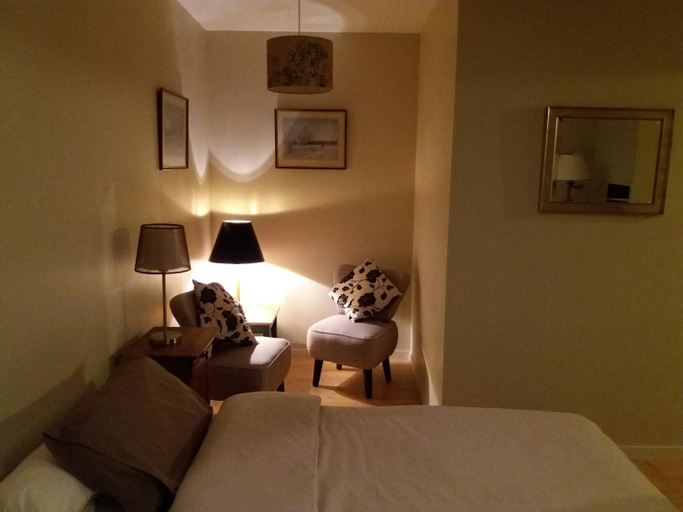 Bedroom 2, Les Trois Prunelles, Lot