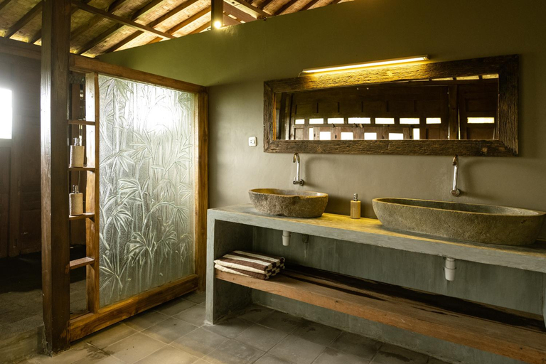 Bathroom 5, Tanah Damai Hotel, Klungkung