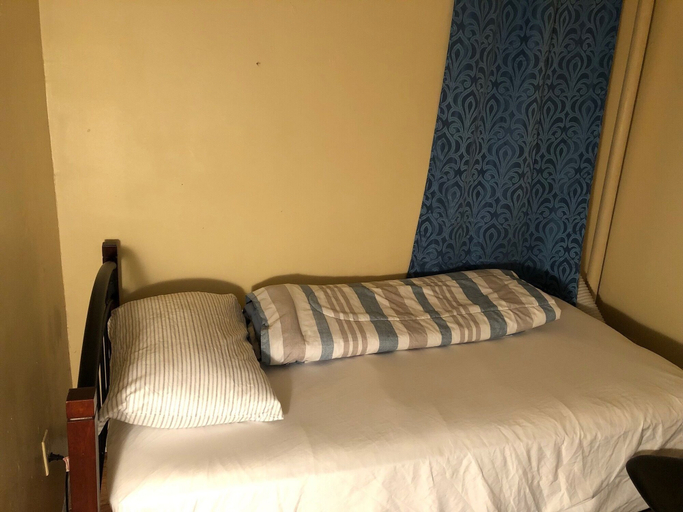 Bedroom 2, 323 W 42nd St, New York