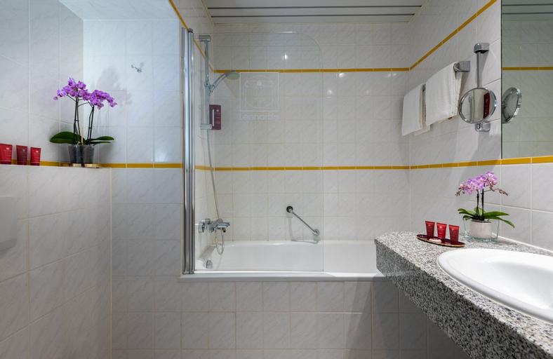 Bathroom 14