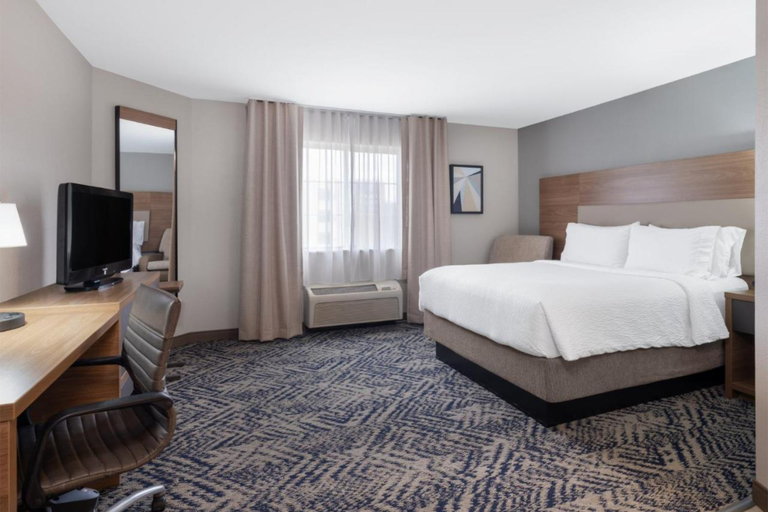 Candlewood Suites ELKHART, an IHG hotel Room Type - 1 Qn Studio Suite Comm Access Roll Shwr