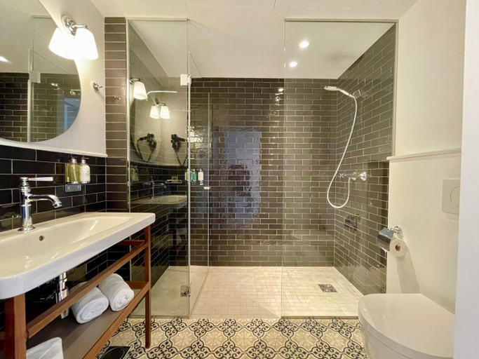 Bathroom 5, Hotel Basilica, Baleares