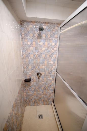 Bathroom 4, New Travel Beach Resort, Tha Mai
