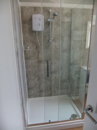 Bathroom 2, Dewsbury House, Blackpool