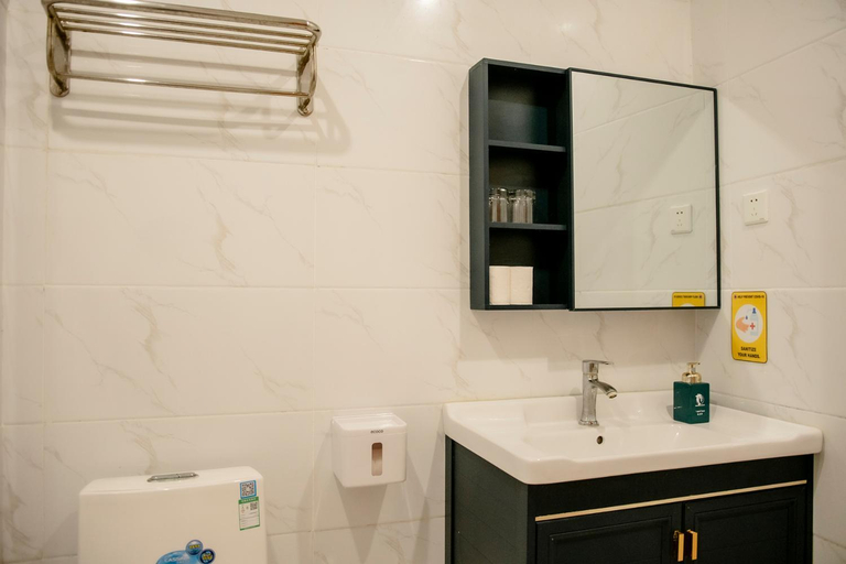 Bathroom 2, Amphitrite Resort, Panglao