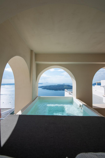 Sport & Beauty 2, CALDERA CLIFF ILLUSION SUITES, South Aegean