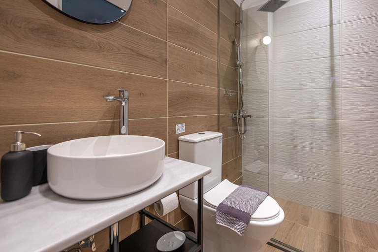 Bathroom, Phaedrus Living The Nine Muses Erato, Attica
