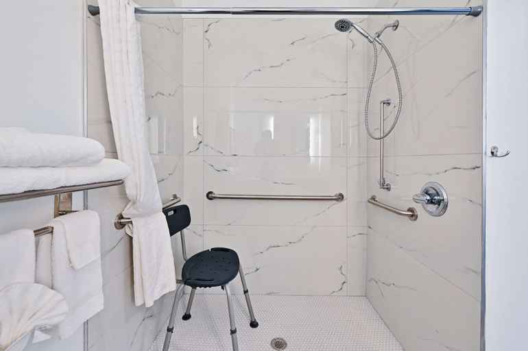 Bathroom 19