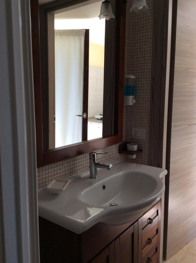 Bathroom 5, Il Girasole, Rome
