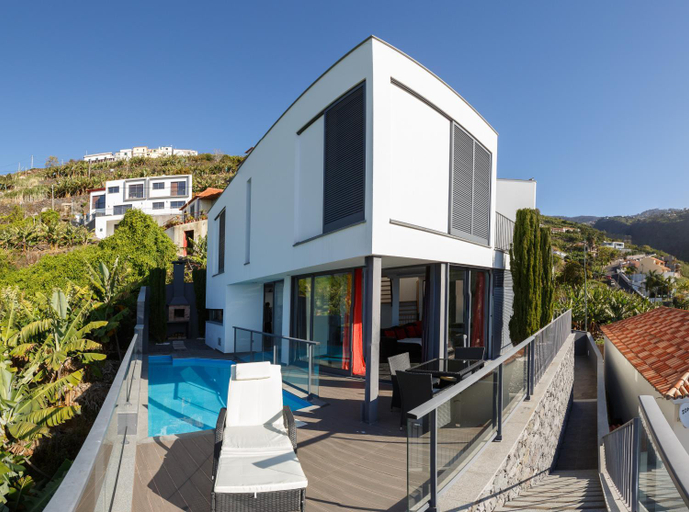 Others 4, Villa Maciel, Calheta