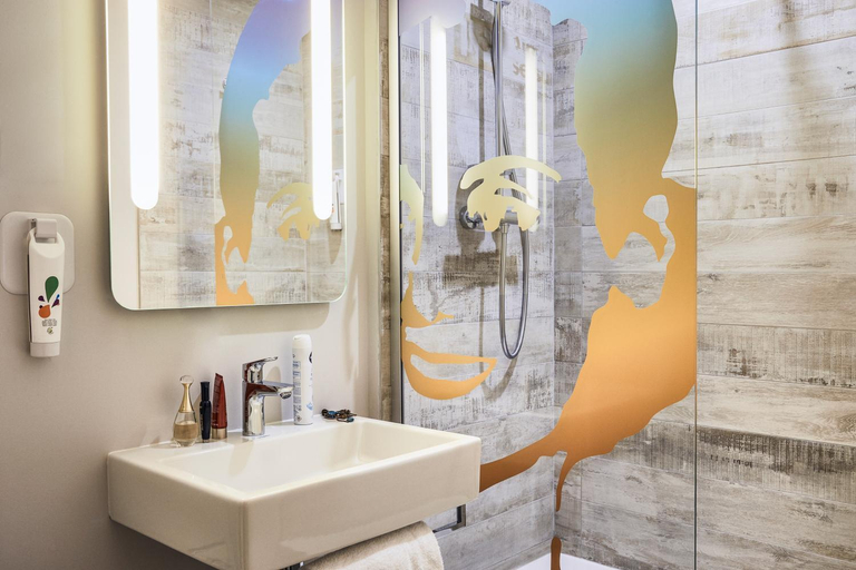 Bathroom 5, Ibis Styles Hyères Rooftop & Spa, Var