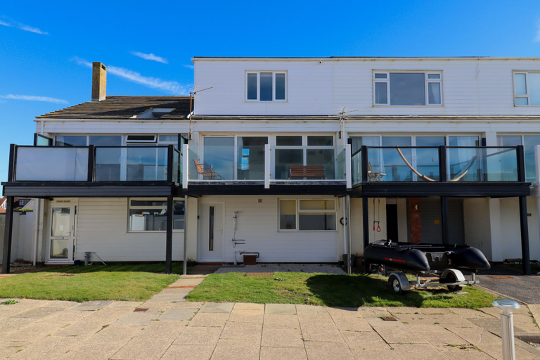 Exterior & Views 2, No. 28 Contemporary Beach Side Property With sea Views, West Sussex
