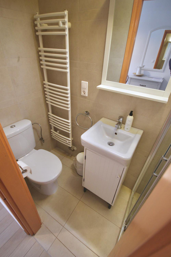Bathroom 3, Mi a Ko vendeghaz, Tapolca