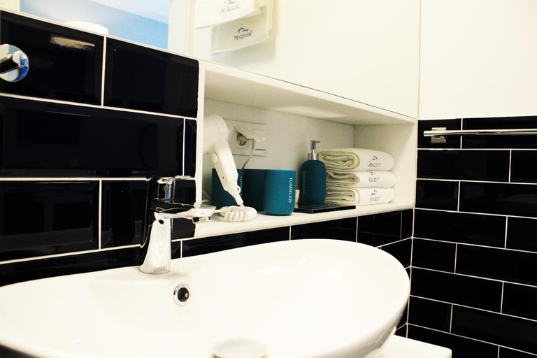 Bathroom 3, JessApart Hotel - Triton Park, Warsaw