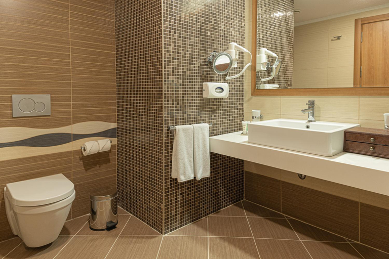 Bathroom 4, Sueno Hotels Golf Belek - All Inclusive, Serik