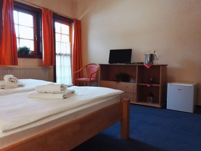 Bedroom 4, Penzion Schweintaal, Brezno
