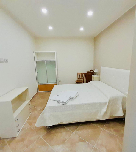 Others 4, B&B San Paolo, Salerno