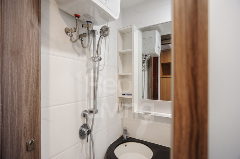 Bathroom 3, RedLiving Apartemen Sky House BSD - Lovely Space Tower Leonie, Tanggamus