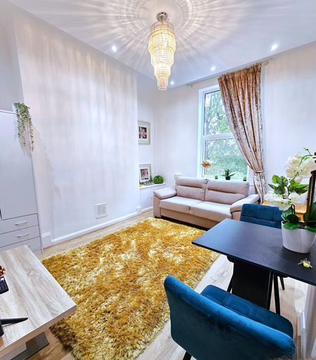 Others 4, Botanic Apartment Central-Parking-sleep3, Sefton