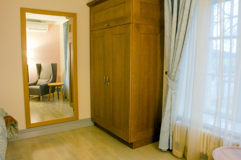 Bedroom, Hameenkylan Kartano, Uusimaa