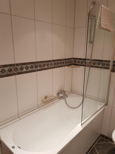 Bathroom 7