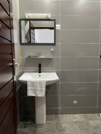 Bathroom 3, Guest House Quatre Saisons, Cotonou