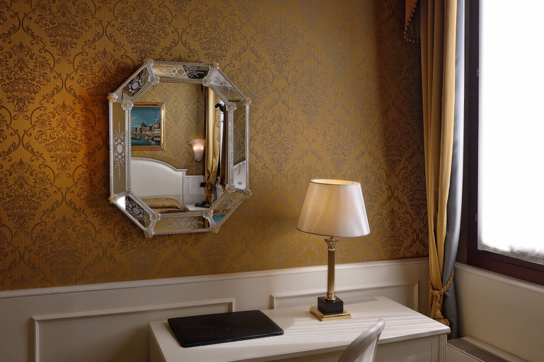 Bathroom 5, Duodo Palace Hotel, Venezia