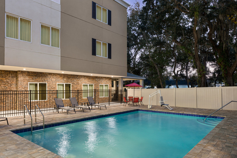 Sport & Beauty 3, Candlewood Suites SAFETY HARBOR - CLEARWATER NE, Pinellas