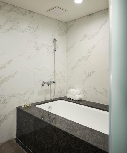 Bathroom 4, Howard Johnson by Wyndham Incheon Airport, Jung