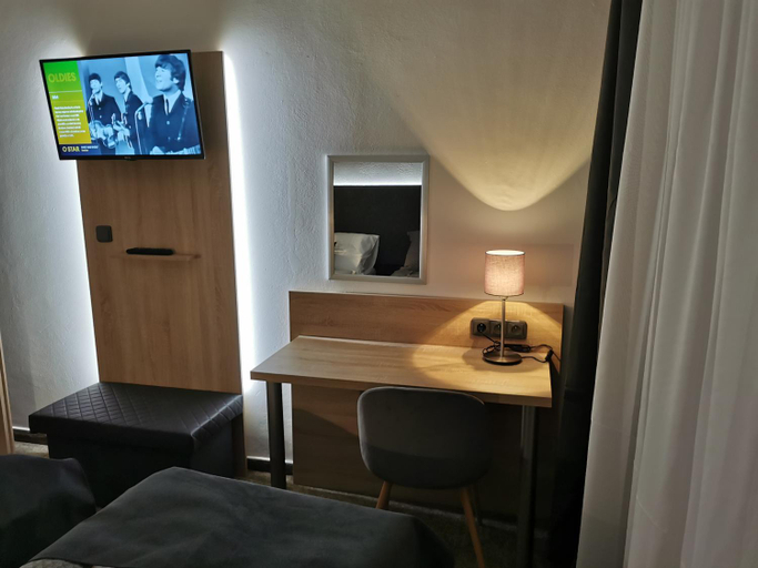 Bedroom 2, Penzion Ema B&B (Kubicek), Prostějov