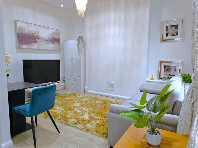 Others 5, Botanic Apartment Central-Parking-sleep3, Sefton