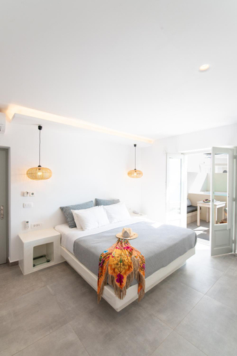 Bedroom 3, CALDERA CLIFF ILLUSION SUITES, South Aegean