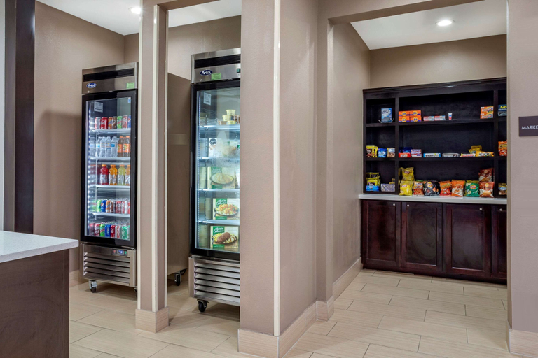 Food & Drinks 5, Comfort Inn & Suites Cleveland TX, Liberty