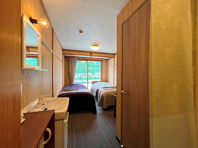 Bedroom 4, Gero-Onsen Business Hotel Fukiya, Gero
