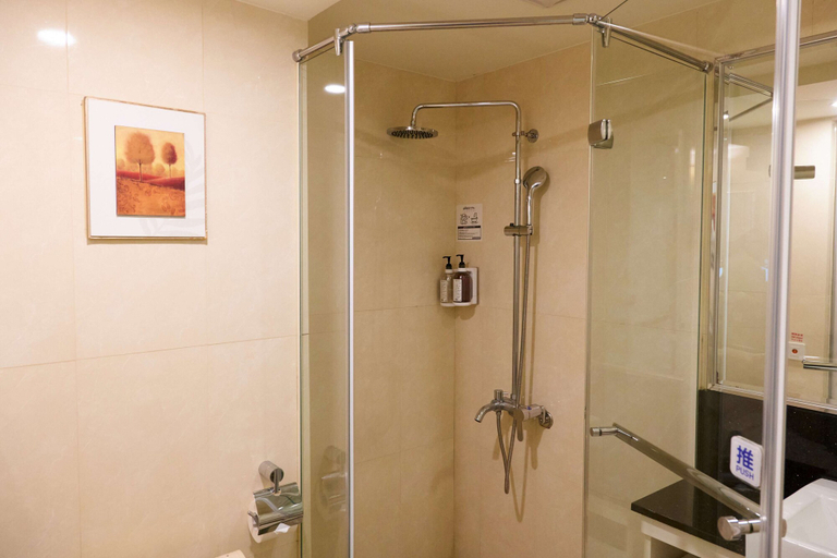 Bathroom 4, Lishiuan International Hotel, Hualien