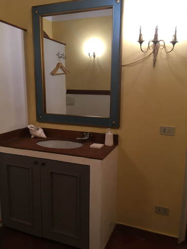 Bathroom 3, Villa La Dogana, Pisa