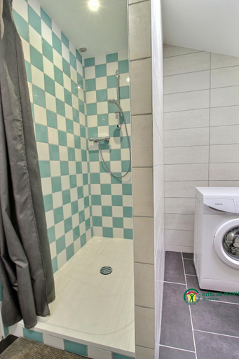 Shower 5, Aux Matins du Bonheur, Morbihan