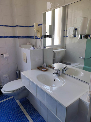 Bathroom 17