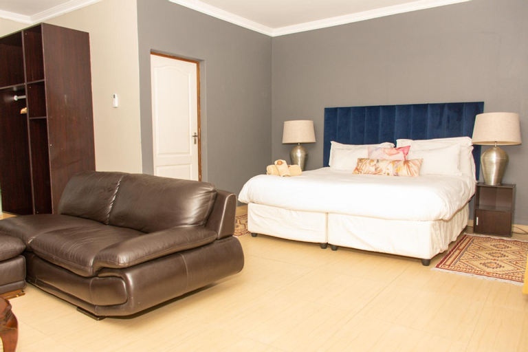 Others 5, Vikamana Guest House, Zululand