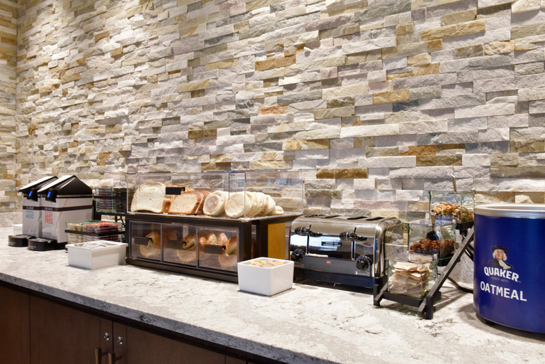 Food & Drinks 5, Staybridge Suites WATERLOO - ST. JACOBS AREA, Waterloo