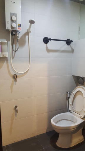Bathroom 13