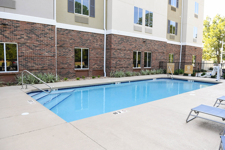 Sport & Beauty 2, Candlewood Suites VALDOSTA MALL, Lowndes