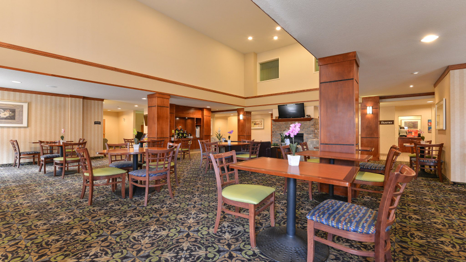 Food & Drinks 5, Staybridge Suites CALGARY AIRPORT, Division No. 6