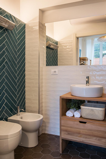 Bathroom 15