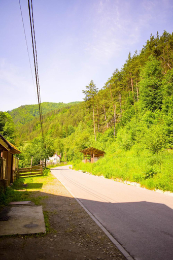 Others 3, Pensiunea La Cernat, Sugag