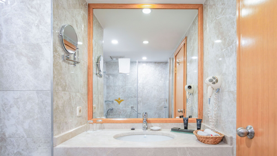 Bathroom 5, Miramare Queen Hotel - All Inclusive, Manavgat