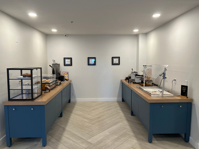 Food & Drinks 5, Staybridge Suites CALGARY AIRPORT, Division No. 6