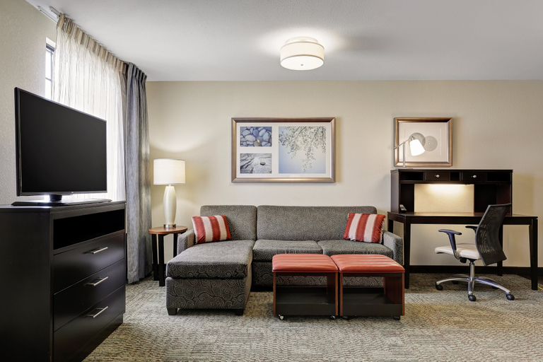 Staybridge Suites Washington D.C.- Greenbelt Room Type - 1 Queen Studio Suite Den