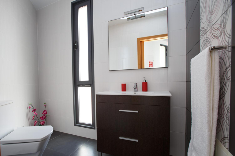 Bathroom, Villa Maciel, Calheta