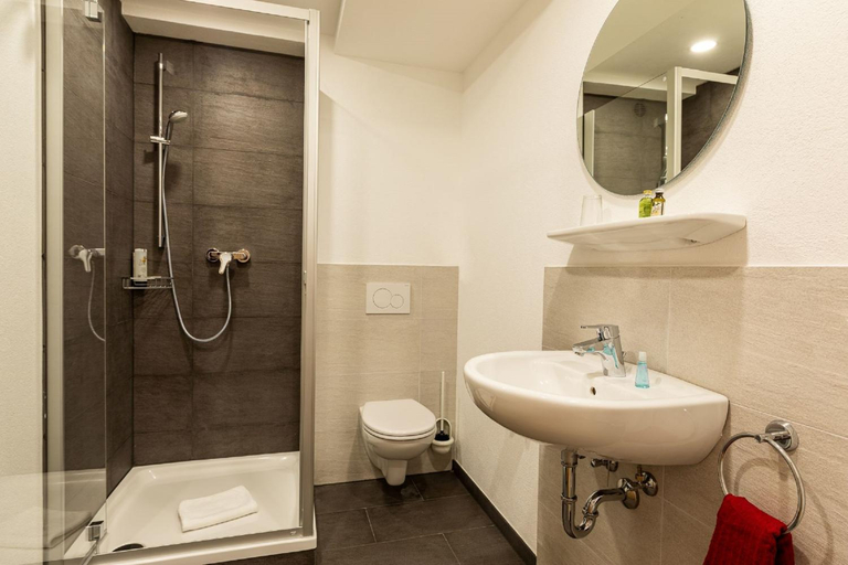 Bathroom 2, Hotel Restaurant Goldener Hirsch, Donau-Ries